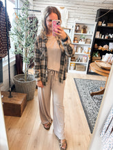 Load image into Gallery viewer, Hunter Plaid Flannel