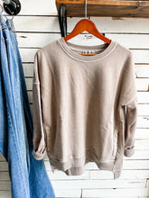 Load image into Gallery viewer, Ash Mocha Washed Pullover