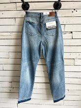 Load image into Gallery viewer, Natalie Judy Blue Mid Rise Boyfriend Fit Jean
