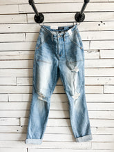 Load image into Gallery viewer, Kinlee Judy Blue Patch Pocket Boyfriend High Waist Jean