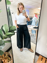 Load image into Gallery viewer, Black Wide Leg Linen Pants
