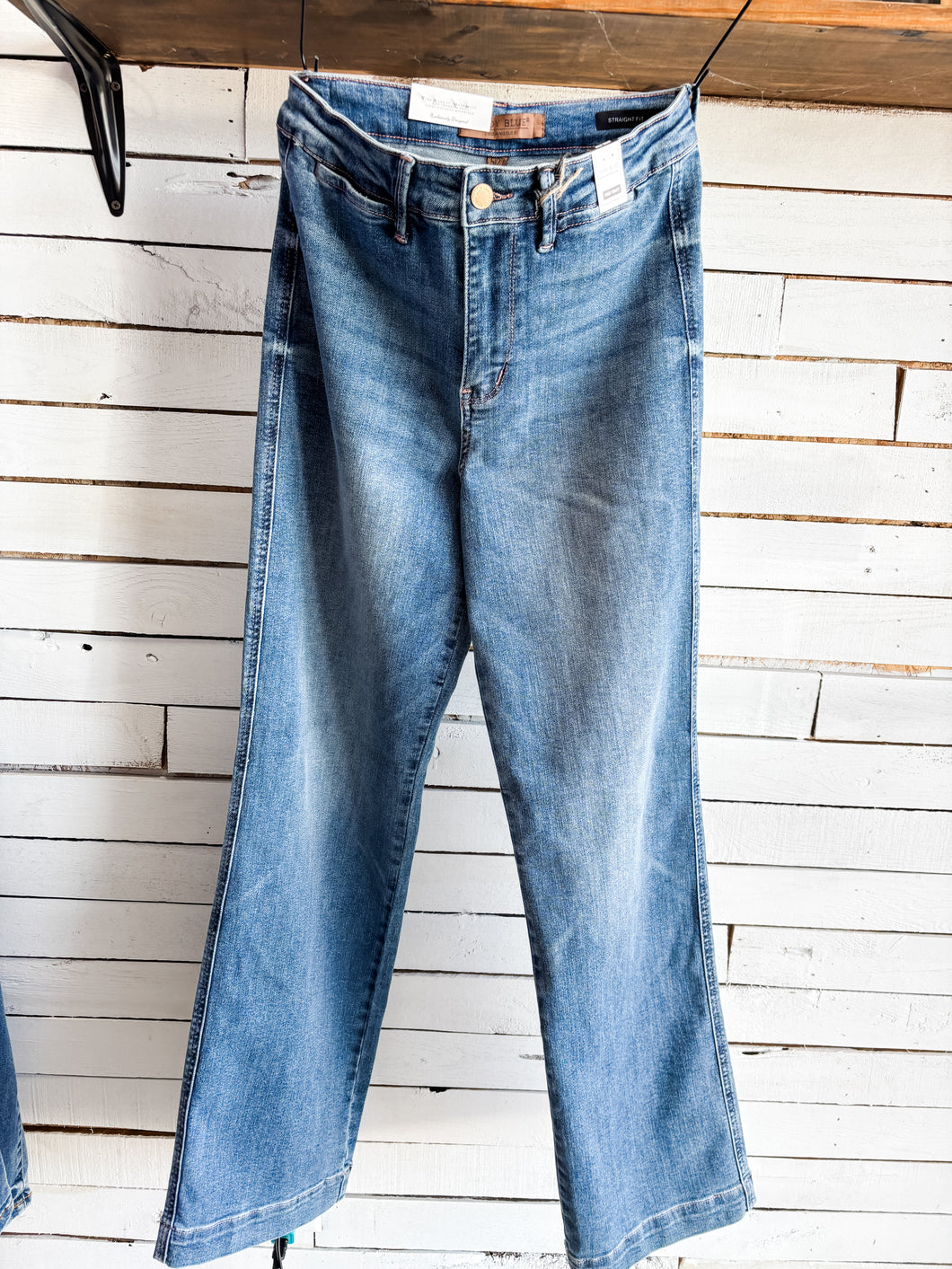 Avery Judy Blue Jeans High Waist Straight Fit