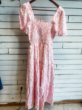 Load image into Gallery viewer, Light Pink Floral Midi Dress
