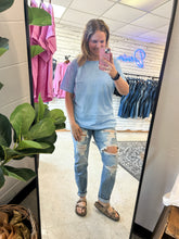 Load image into Gallery viewer, Spring Blue Boyfriend Basic Top
