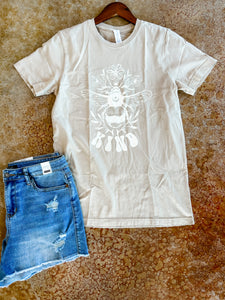 Bee Kind Graphic T-Shirt